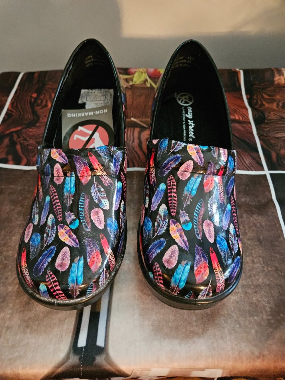 Easy Streets Shoes Pink Colorful Feather Clogs for Women SZ 8.5